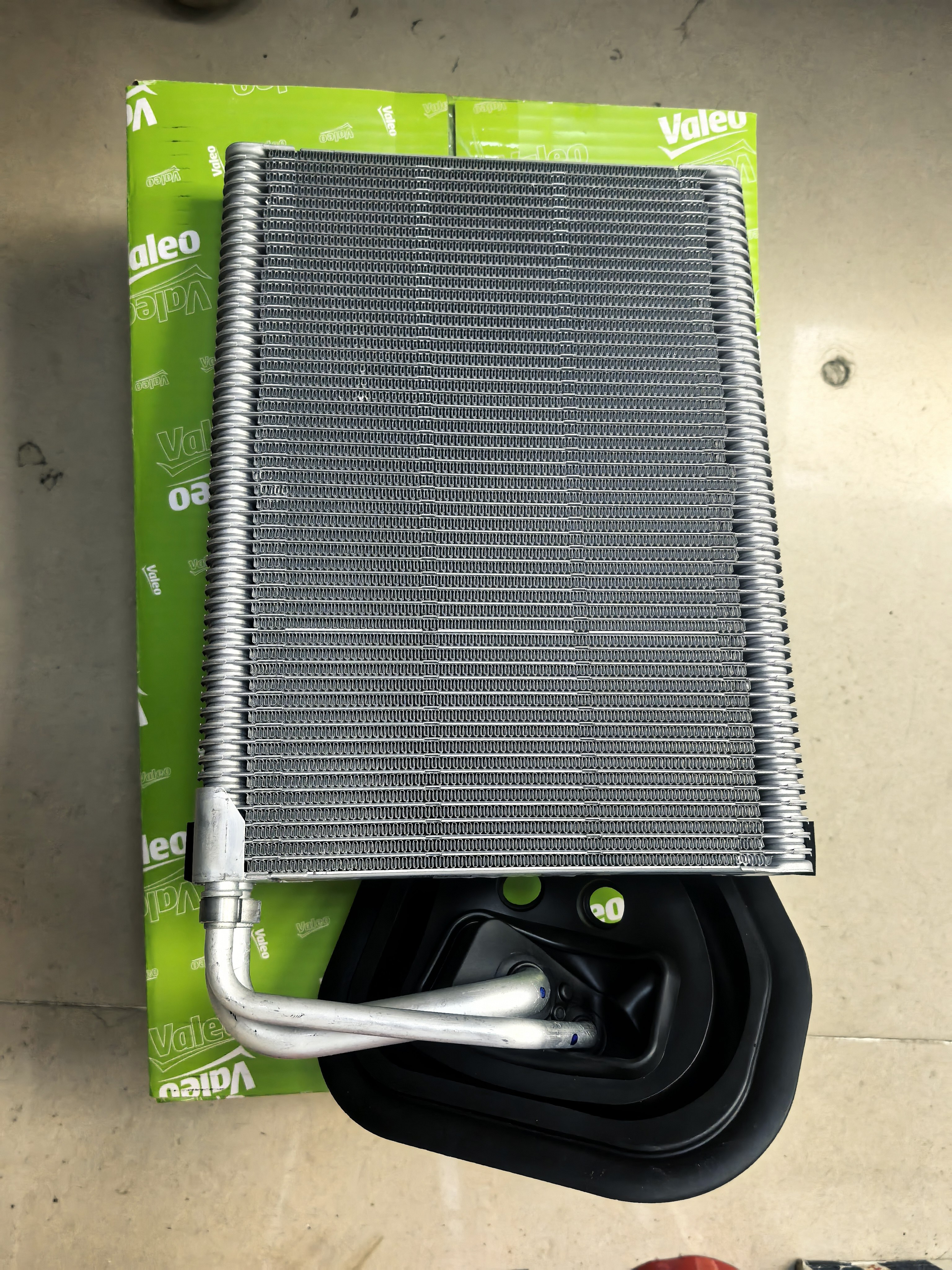 товар из китая 奔驰c200c300e260e300glc300g500gls260amggtw205w213蒸发器芯 Valeo