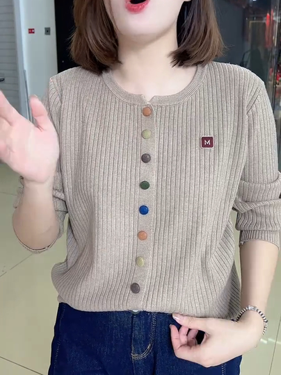 2025春季设计感韩系彩扣针织衫女宽松显瘦毛衣时尚休闲长袖上衣潮