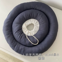 Темно -серой