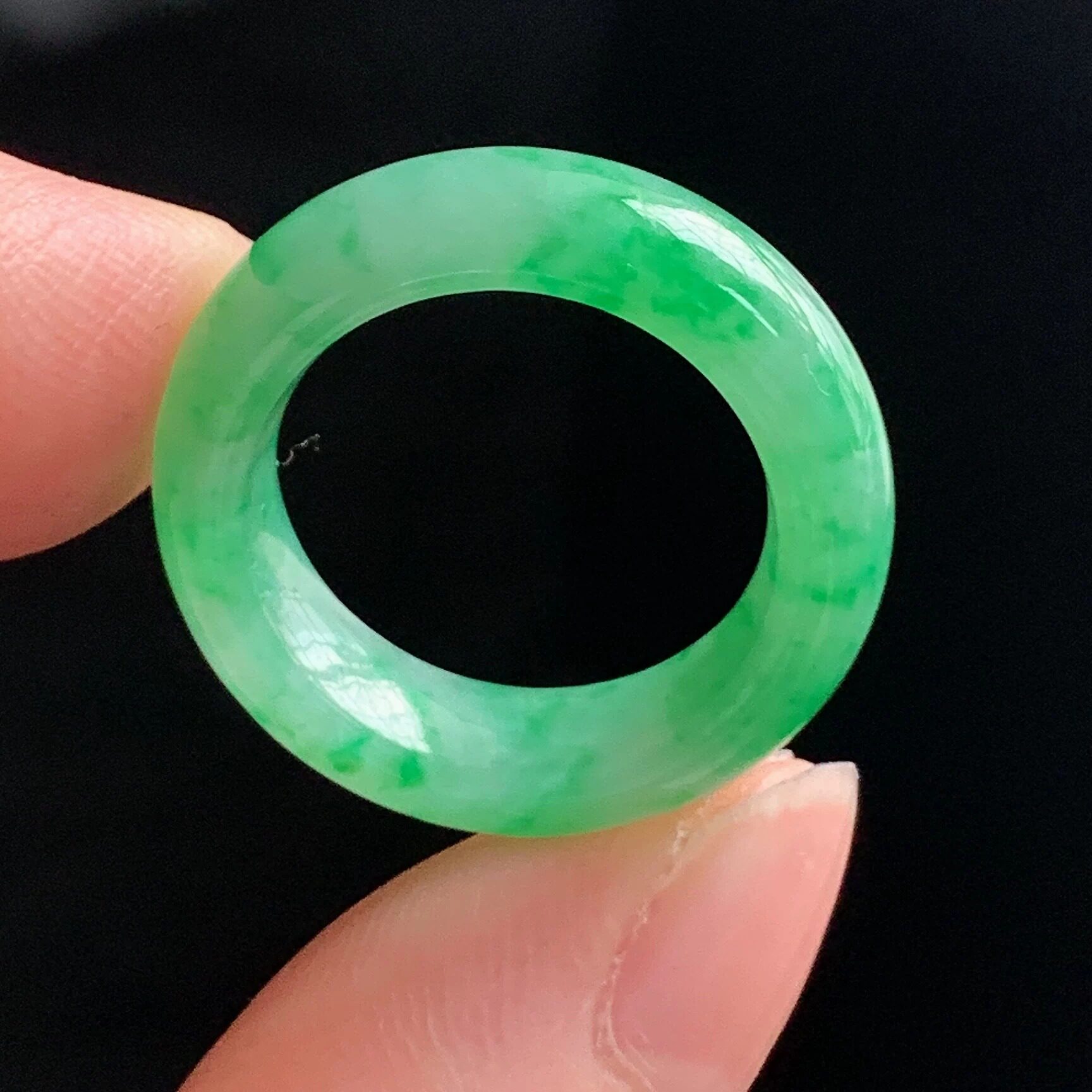 Burmese A-grade ice-glutinous green jadeite ring