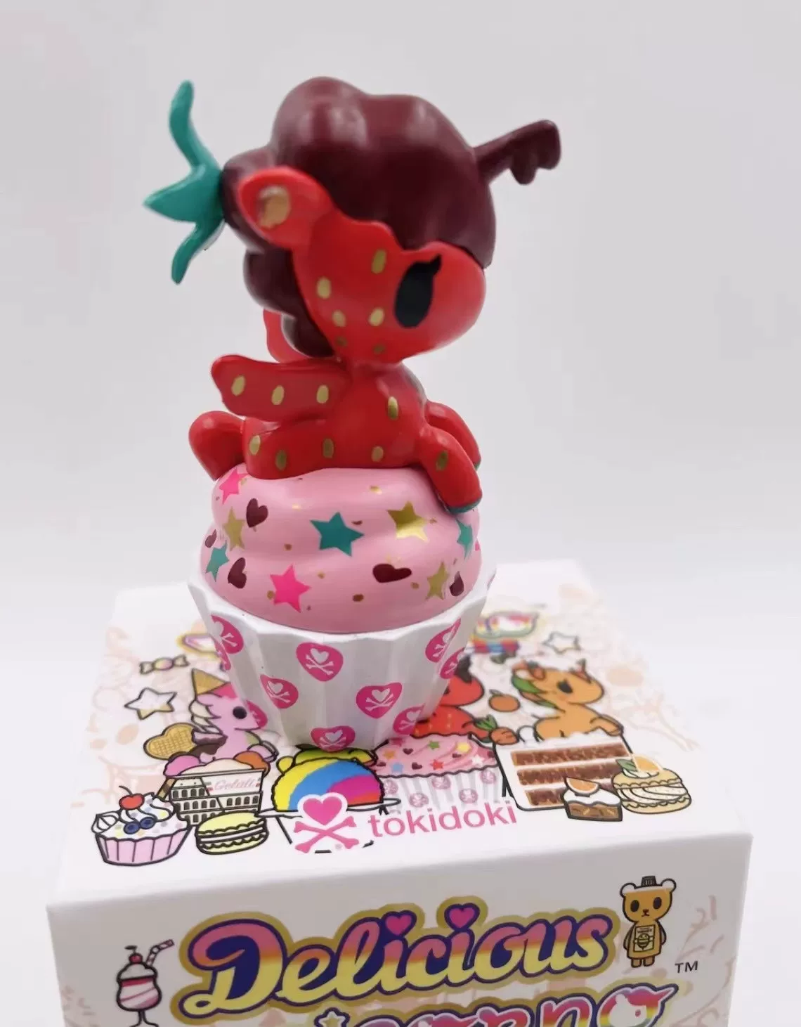 Коллекционная фигурка Tokidoki Delicious Unicorno в слепой коробке, десертная мини 6×6×3.5 см