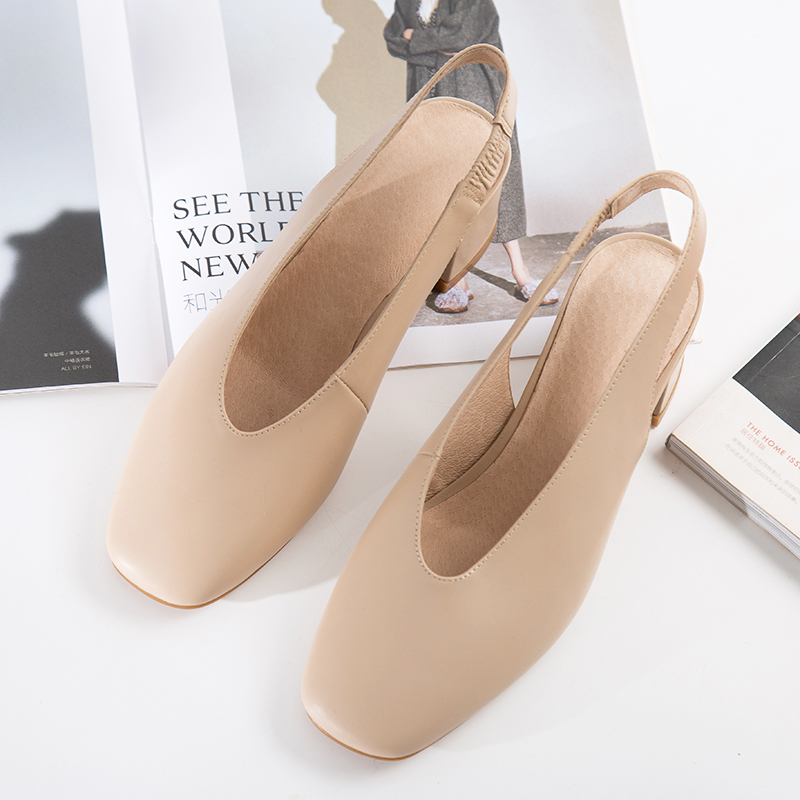 Summer Korean version thick heel back empty sandals big size genuine leather grandma shoes V shallow mouth square toe medium heel single shoes witch shoes