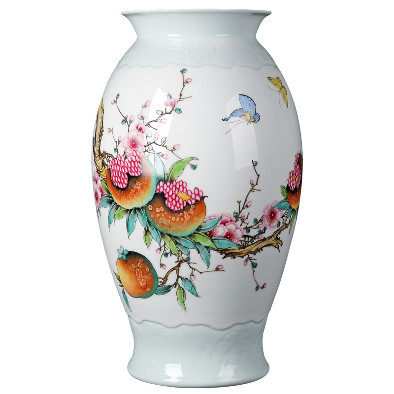 Jingdezhen vases, antique hand - made powder enamel glaze on the mesa of pomegranate flower vase