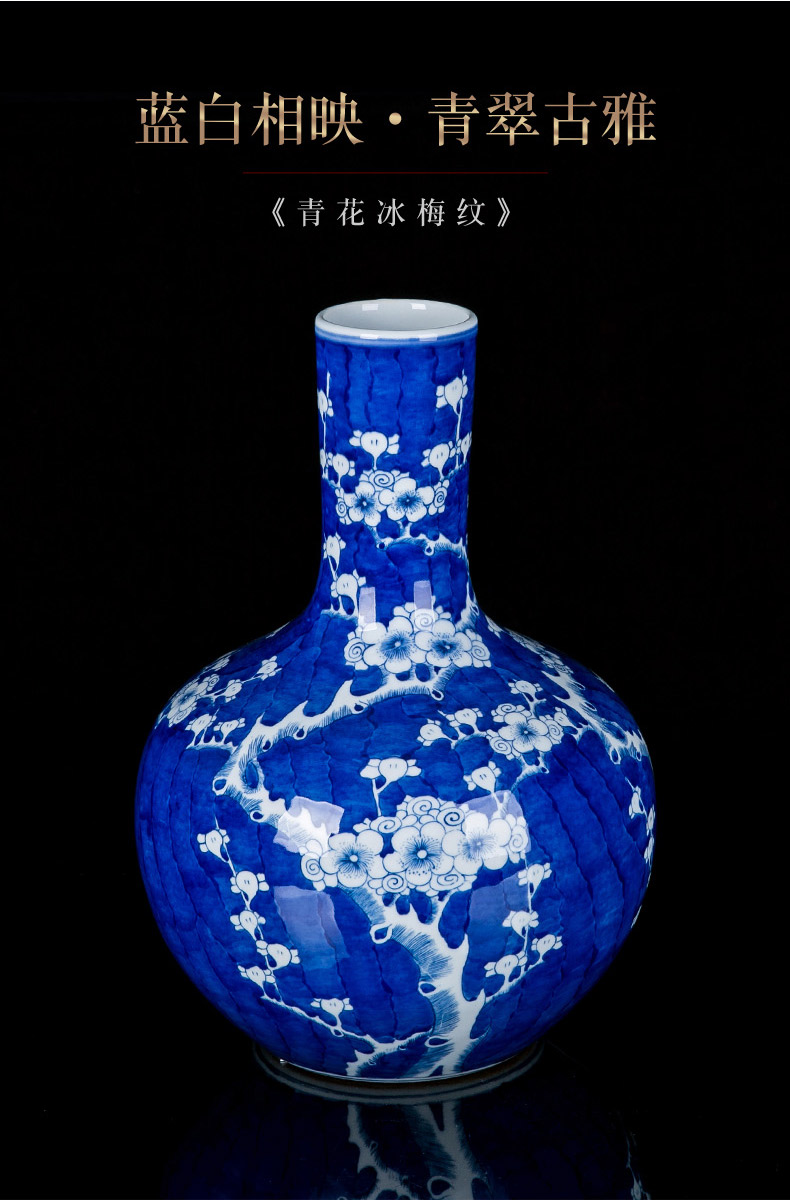 Jingdezhen ceramic vase furnishing articles sitting room hand - made tree furnishing articles household act the role ofing is tasted Chinese blue and white porcelain is arranging flowers