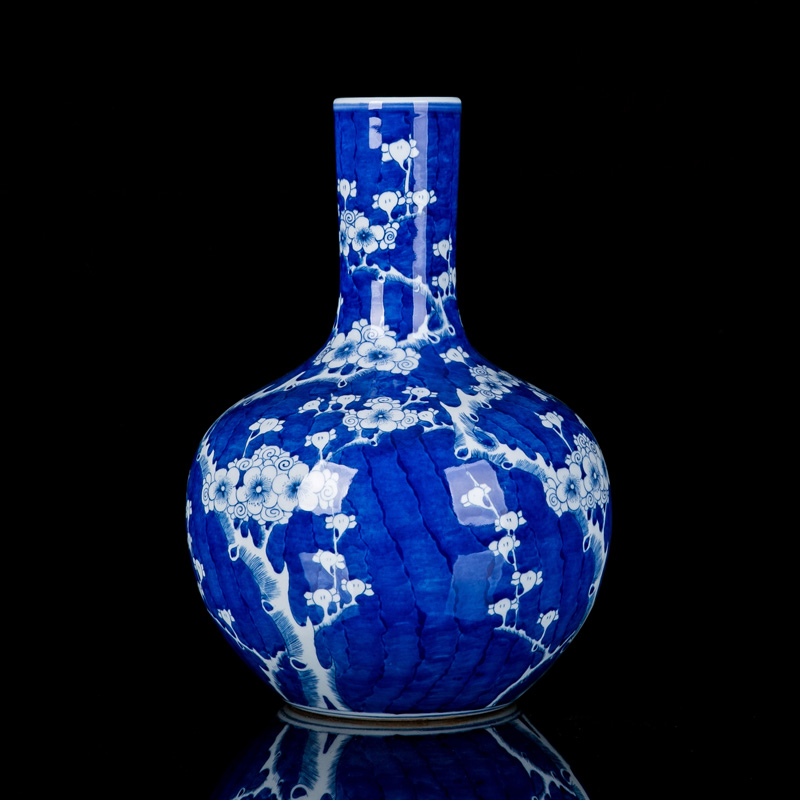 Jingdezhen ceramic vase furnishing articles sitting room hand - made tree furnishing articles household act the role ofing is tasted Chinese blue and white porcelain is arranging flowers