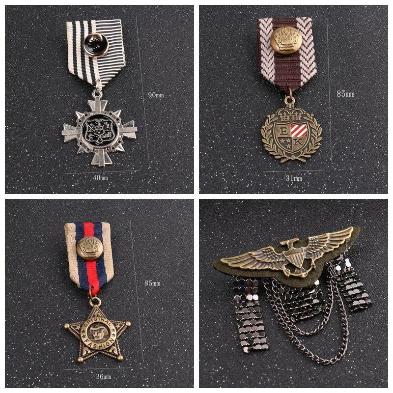 Retro Inglén Wind Webbing Metal Brooch Individuality Shoulder Badge Badger Men's Coat Do N't Pin Breast Badge Chest Badge