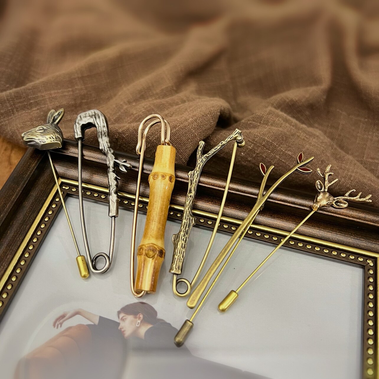 Multiple fashion Mori family retro style Branches Pin solid deer head brooch brooch male bunny head suit chest flower shawl buttonhole