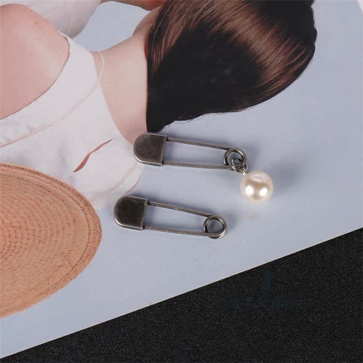 Phong cách đơn giản mini pin sợi cardigan khăn choàng khóa lụa khăn khóa nhỏ trâm cài cổ chống ánh sáng pin nhỏ trâm cài áo pnj