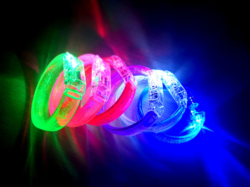 Concert Bar Night Run Acrylic Wide Flash LED Light Flash Đồ chơi cho trẻ em - Vòng đeo tay Cuff vòng tay chỉ đỏ