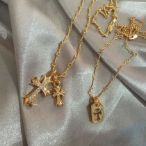 Zhou Yangqing Sydney Tongan Full Diamond Cross Pin Pendant Necklace 22K Gold Plated Color Superior Delicate Lock Bone Chain