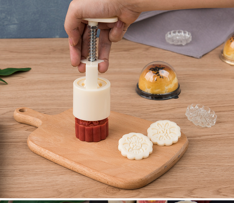 Trung thu khuôn bánh trung thu áp lực Phim hoạt hình bánh ngọt băng da dập nổi khuôn 50 g 100 g bánh đậu xanh hộ gia đình - Tự làm khuôn nướng khuôn làm bánh flan