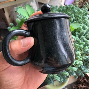 Чайная чашка из нефрита