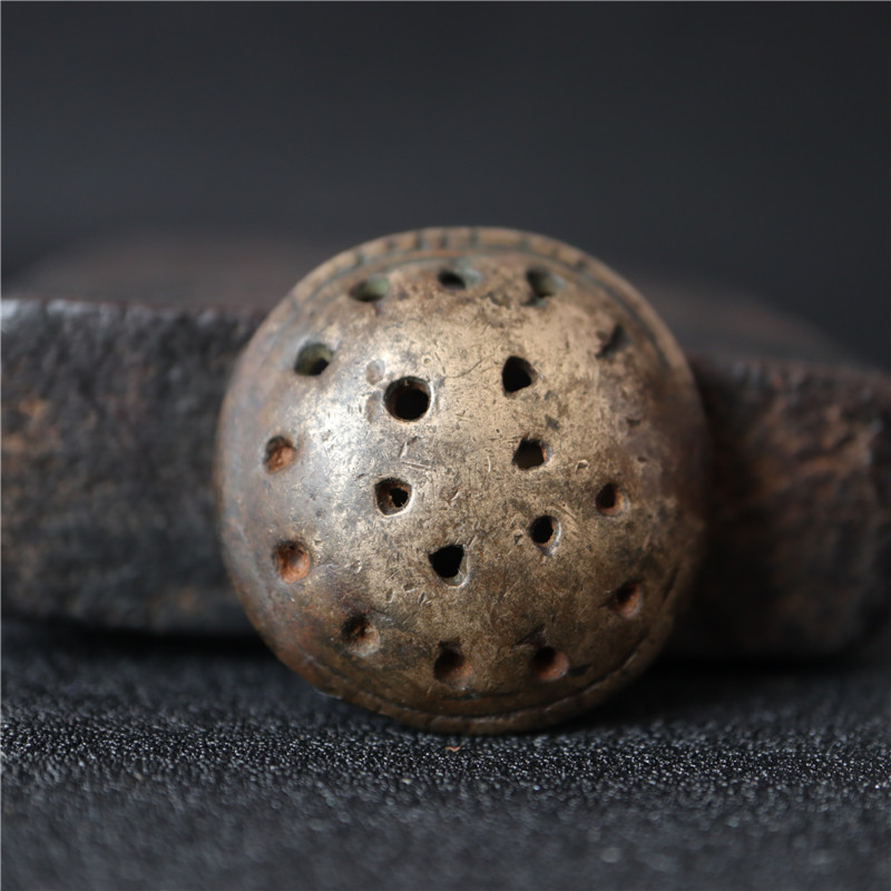 100% bag old Tibetan sky iron trust old snap button pendant Tibetan national style handmade old snap button G997