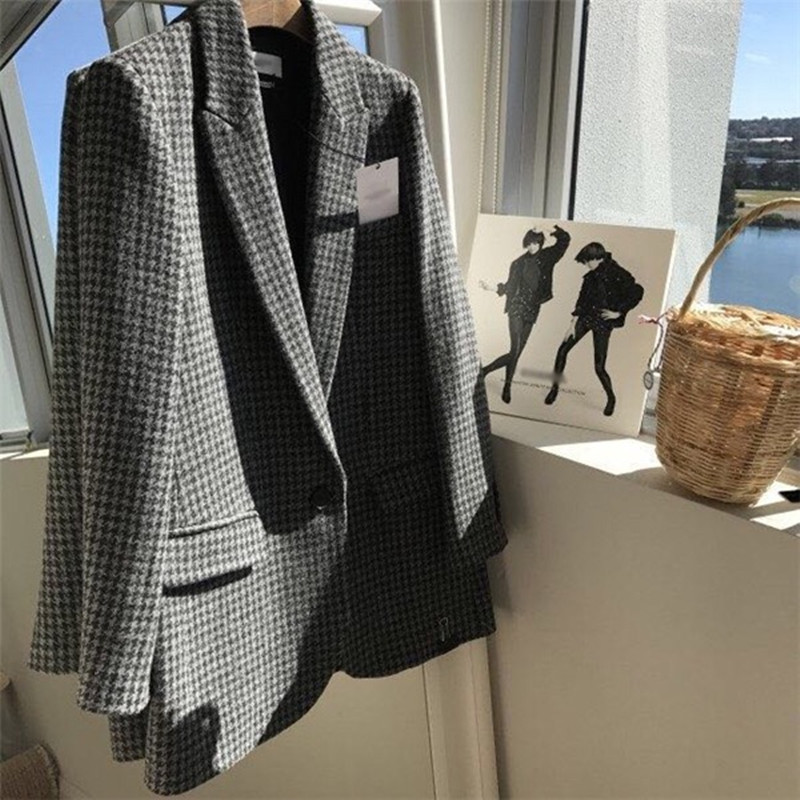 South Korea 2022 new wool tweed small blazer women's spring and autumn British style loose plaid retro suit top tide