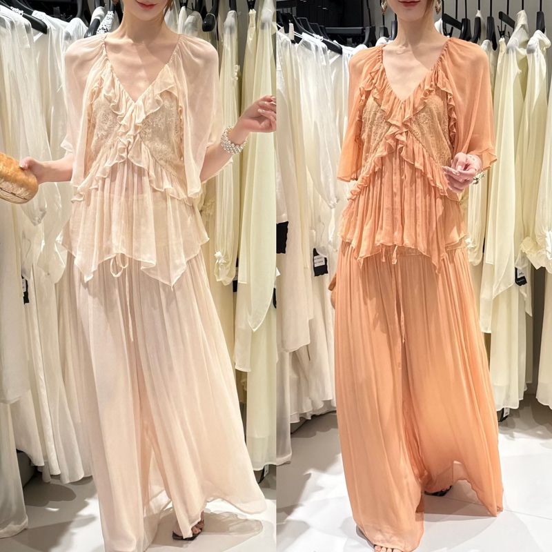 Magee French Romantic Retro Ruffled Lace Splicing Rayon Shirt for Women Summer Elegant V-Neck Sweet Top