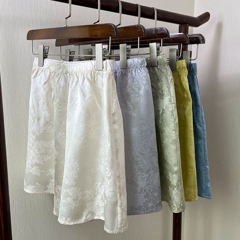 Chinese Style Silk Floral Cool Casual Shorts for Women, High-End Loose Versatile Slimming 5-Point Pants, Mint Mambo
