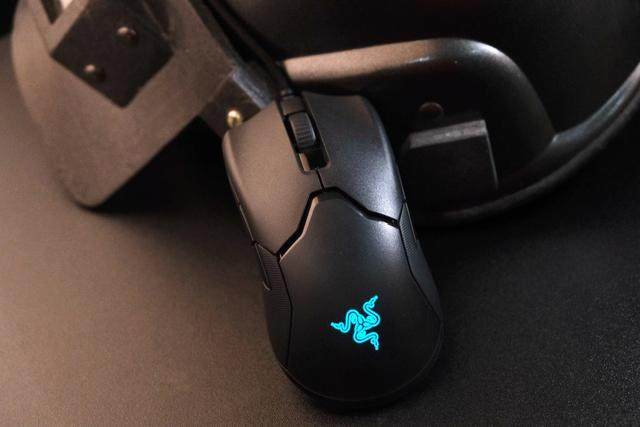 爱打扮,他他商城 手臂流操作太累69蛇毒蝰助你一臂之力