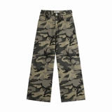 Очень видно брюки.