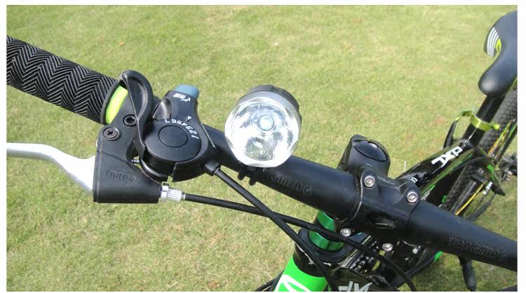 Lumière vélo - phare - Ref 2401833 Image 8