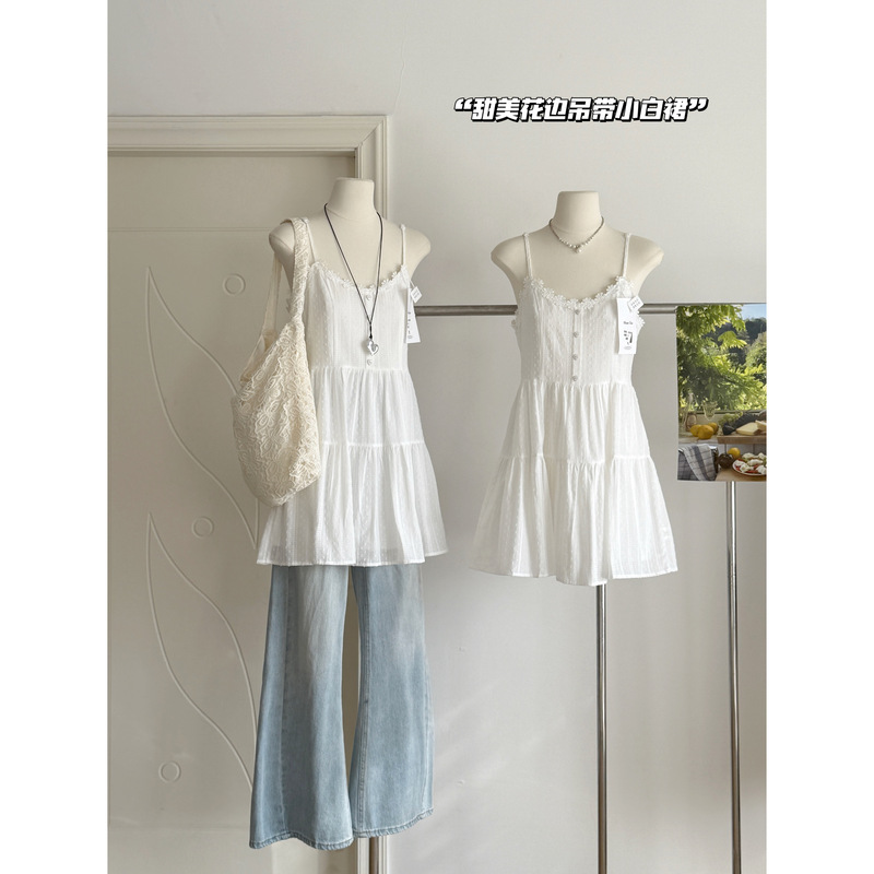 Korean-Style First Love Dress, White V-Neck Lace Suspender Dress for Women, Summer Youthful Seaside Vacation Style Short Dress Korean-Style First Love Dress, White V-Neck Lace Suspender Dress for Women, Summer Youthful Seaside Vacation Style Short Dress