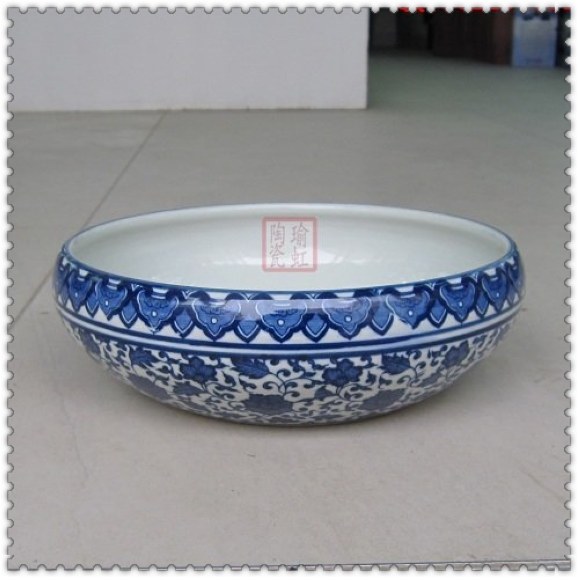 Value recommendation Jingdezhen ceramics antique blue and white tangled lotus pen wash water shallow basin small fish tank ashtray special offer