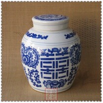 Value recommended Jingdezhen ceramic antique blue and white Chinese medicine paste square jar storage cap jar special price