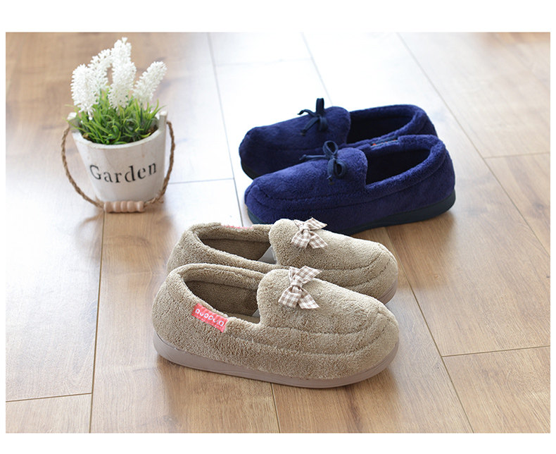 Pantoufles enfants en suède PUPPYQQ - Ref 1005460 Image 17