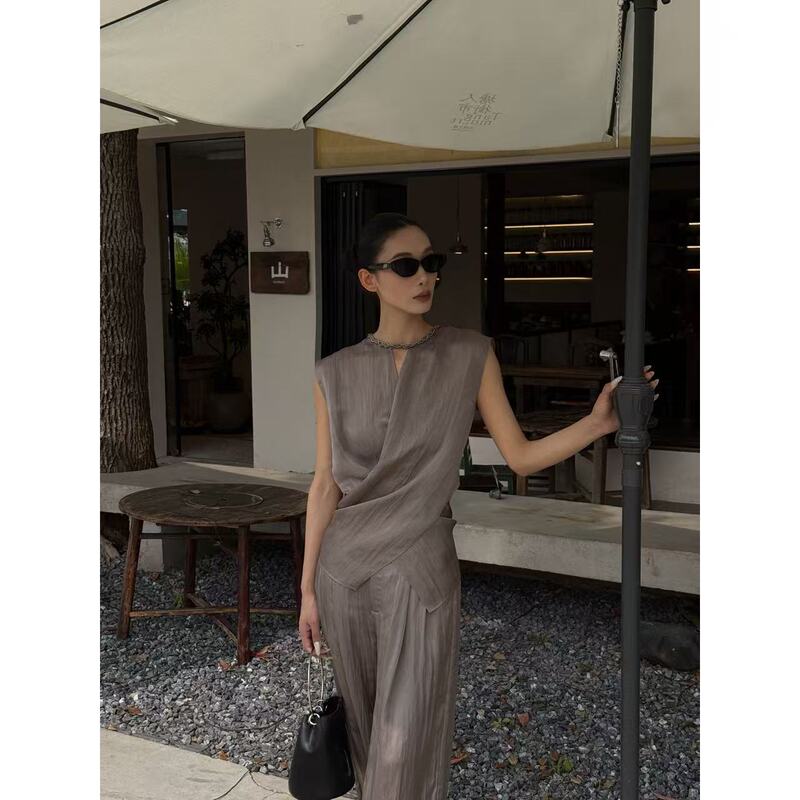 Fiinal《Not Too Late》Light and Elegant Cross-Waist Top + Pants Set