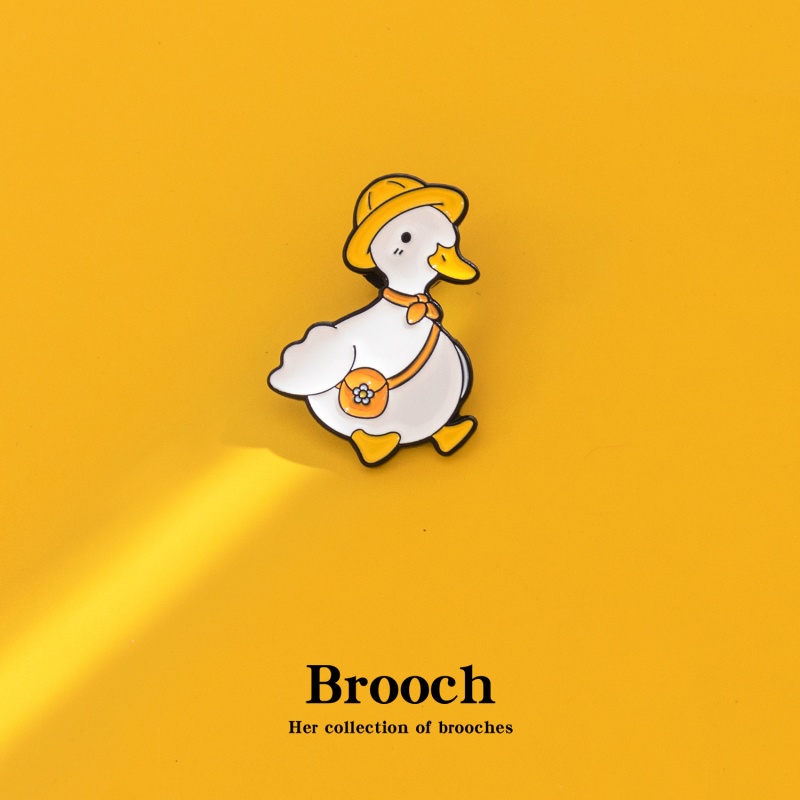 Cute Cartoon Duck Brooch Metal Badge Student Backpack Decoration Graduation Gift