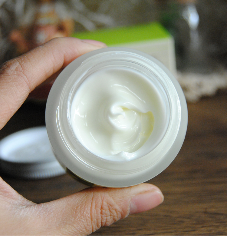 Chính hãng Han Yi Olive Olive dưỡng ẩm sâu bổ sung kem dưỡng ẩm cơ bắp tuyết 50g Chăm sóc da cho nam và nữ - Kem dưỡng da kem dưỡng skin1004