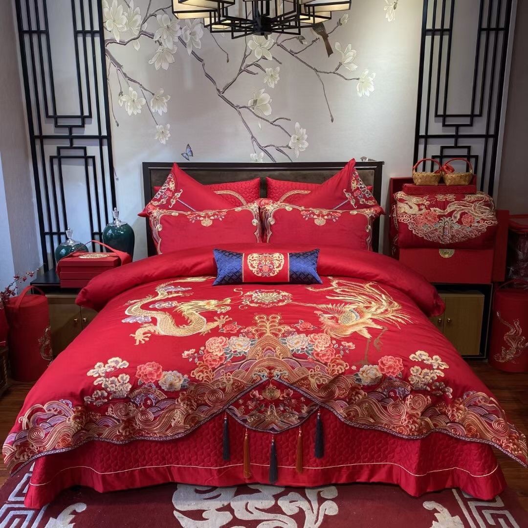 China Wind Heavy Industry Great red pure cotton embroidery with four pieces of dragon Fengtuo multi-piece set delicately flowing Su high-end wedding bed group