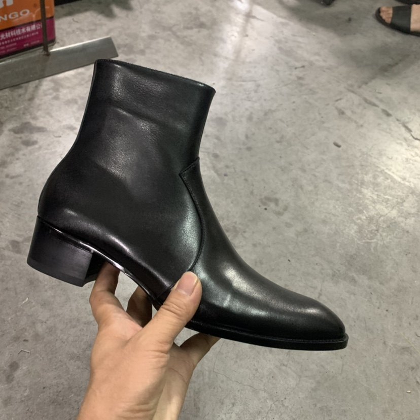 2024 뉴 첼시 부츠 남성 가을 겨울 일본과 한국의 심플한 디자인 패션 트렌드 첫 번째 레이어 소가죽 스퀘어 토 마틴 부츠