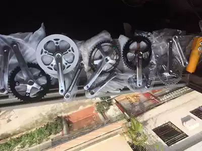 A variety of dead flying aluminum alloy large sprockets Single disc square hole large sprockets are only about 670 grams light