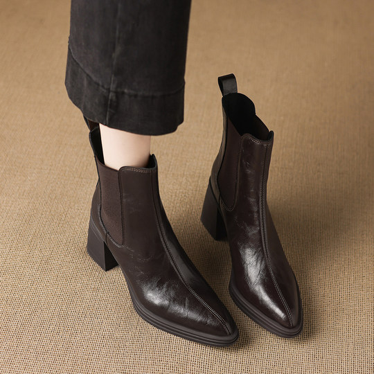 Genuine leather, good-looking, stylish, super popular, short boots for women, winter pointed-toe Chelsea coffee-colored thick-heeled high-heeled shoes