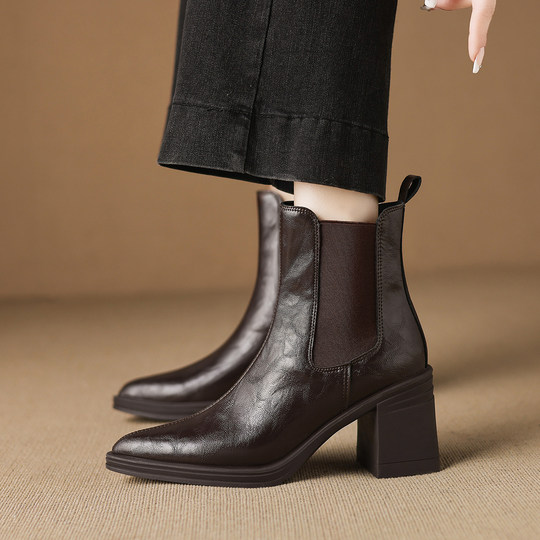 Genuine leather, good-looking, stylish, super popular, short boots for women, winter pointed-toe Chelsea coffee-colored thick-heeled high-heeled shoes