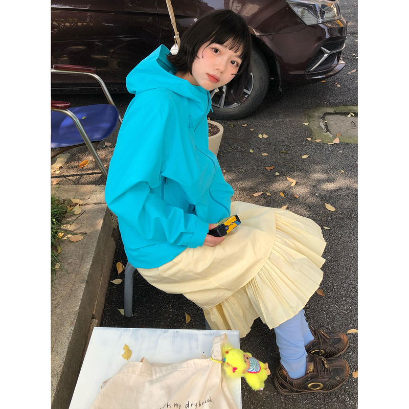 Blue Hardshell Jacket for Women, 2026 New Model, Windproof and Waterproof, Super Stylish, Also Available for Men