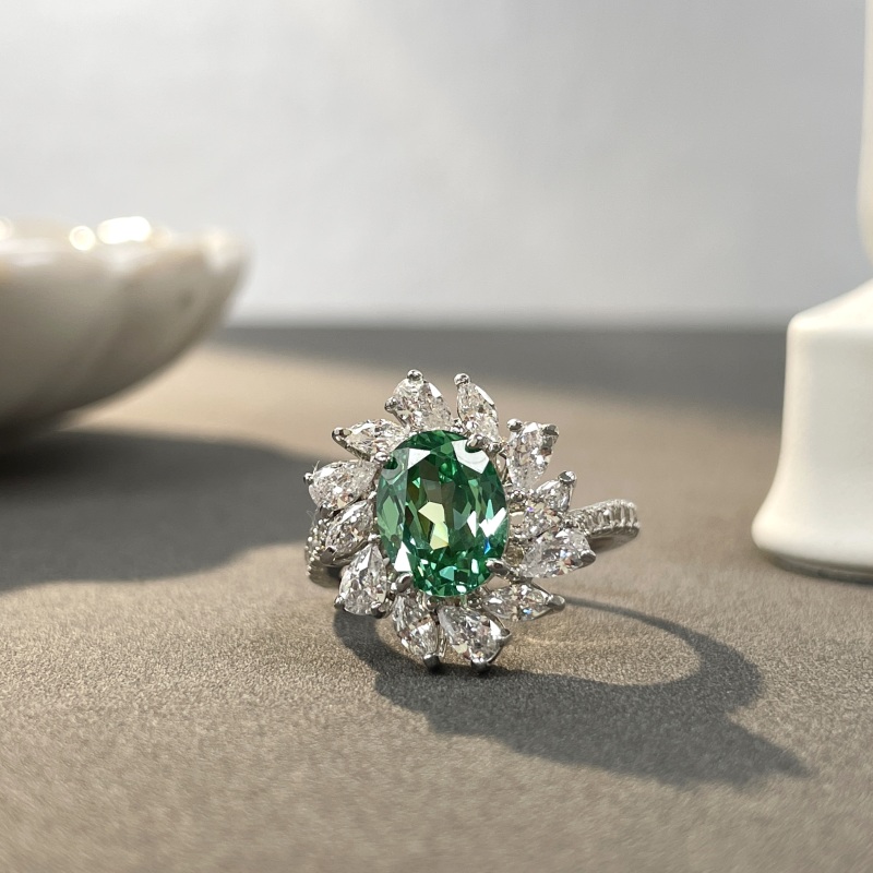 Paraiba Cultured High-Carbon Diamond Sterling Silver S925 Ring Inlaid with 3 Carat Emerald, Fashionable and High-End Diamond Ring