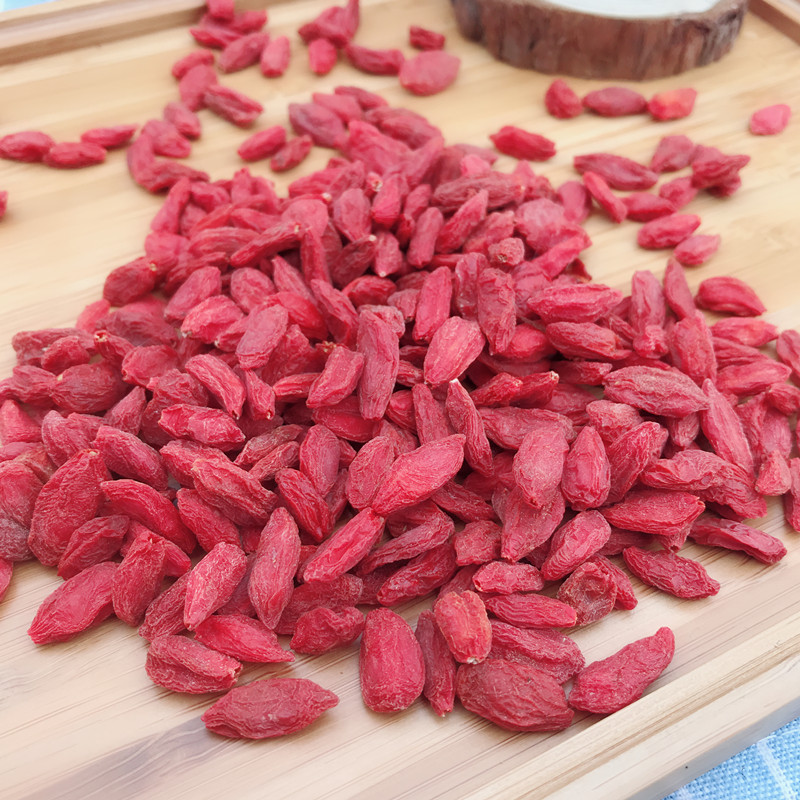 Ningxia wolfberry authentic Zhongning premium wolfberry red wolfberry small and medium fruit dry 135g hardcover