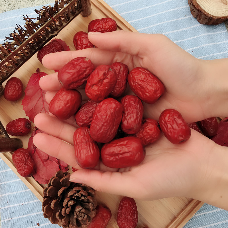Xinjiang Ruoqiang red date small red date if Qianggrey date selected 500g red date to buy two and send one