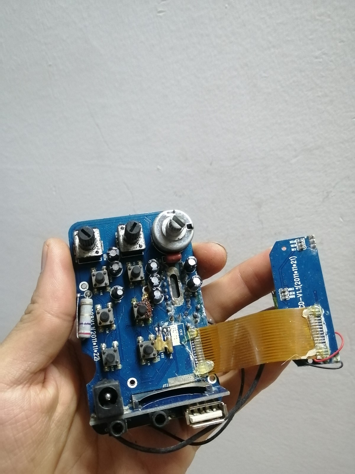 ATS2503 charging audio main control board with display with USB interface Please refer to the picture for details. Modification research