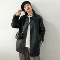 Черная пылезащитная вешалка