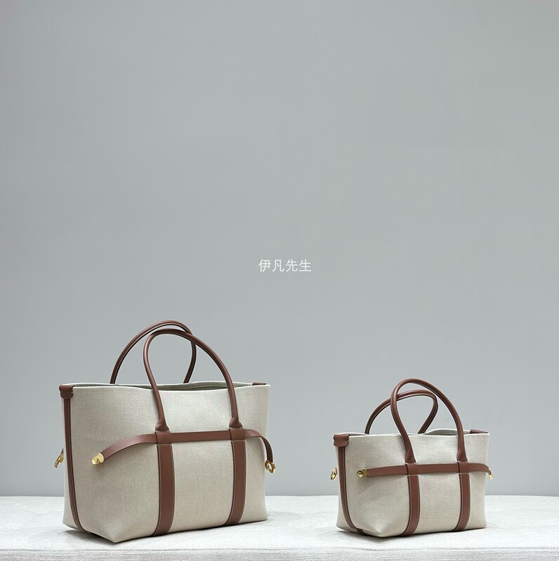Not Low-Key at All, the Quality Is Number One L P Canvas Tote Bag, Old Money Style Shoulder Bag Not Low-Key at All, the Quality Is Number One L P Canvas Tote Bag, Old Money Style Shoulder Bag