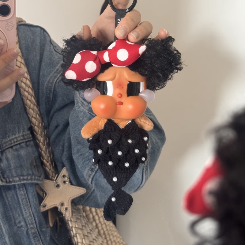 Black Girl Crying, Baby Is Strong, Mom's Clothes, Vacation, Vinyl Crybaby Outfit, Black Leather, Summer Lovers, Black Mermaid Outfit