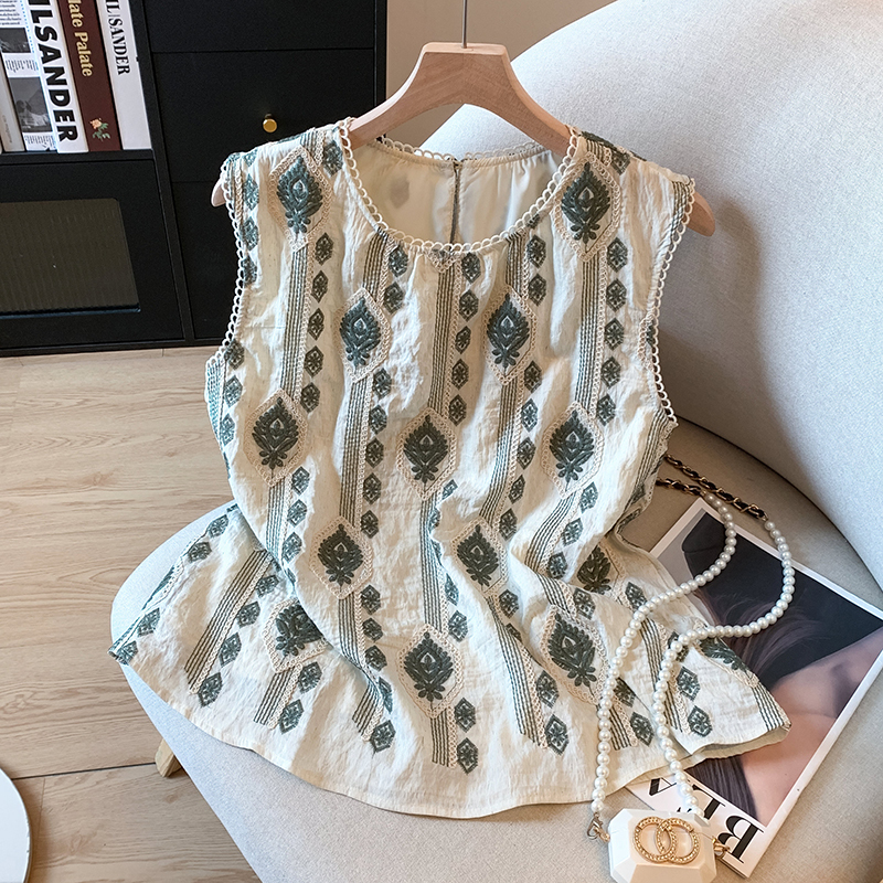 Recommended for Personal Collection~ Bohemian Style Sleeveless Vest Shirt for Women, Summer Design with Intricate Embroidery, Elegant Top
