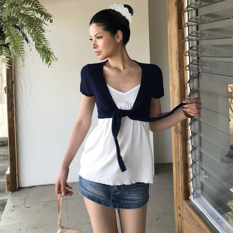 Audwyn Short-Sleeved Lace-Up Knitted Cardigan, Slim Fit, Sexy V-Neck, Hot Girl Style, Short Outer Blouse Top Audwyn Short-Sleeved Lace-Up Knitted Cardigan, Slim Fit, Sexy V-Neck, Hot Girl Style, Short Outer Blouse Top