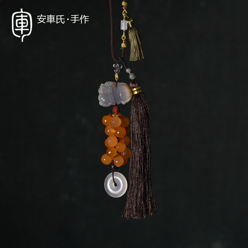 Amcar's car pendant natural jade High-end Flow Su Pendant Leopard Leopard the rear view of the rear view of the car