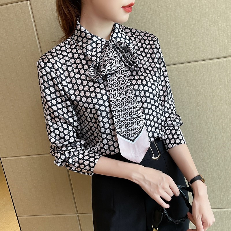 Butterfly knot with snow-spinning shirt woman 2022 spring autumn new Korean version of the Korean version Career shirt round point foreign pie