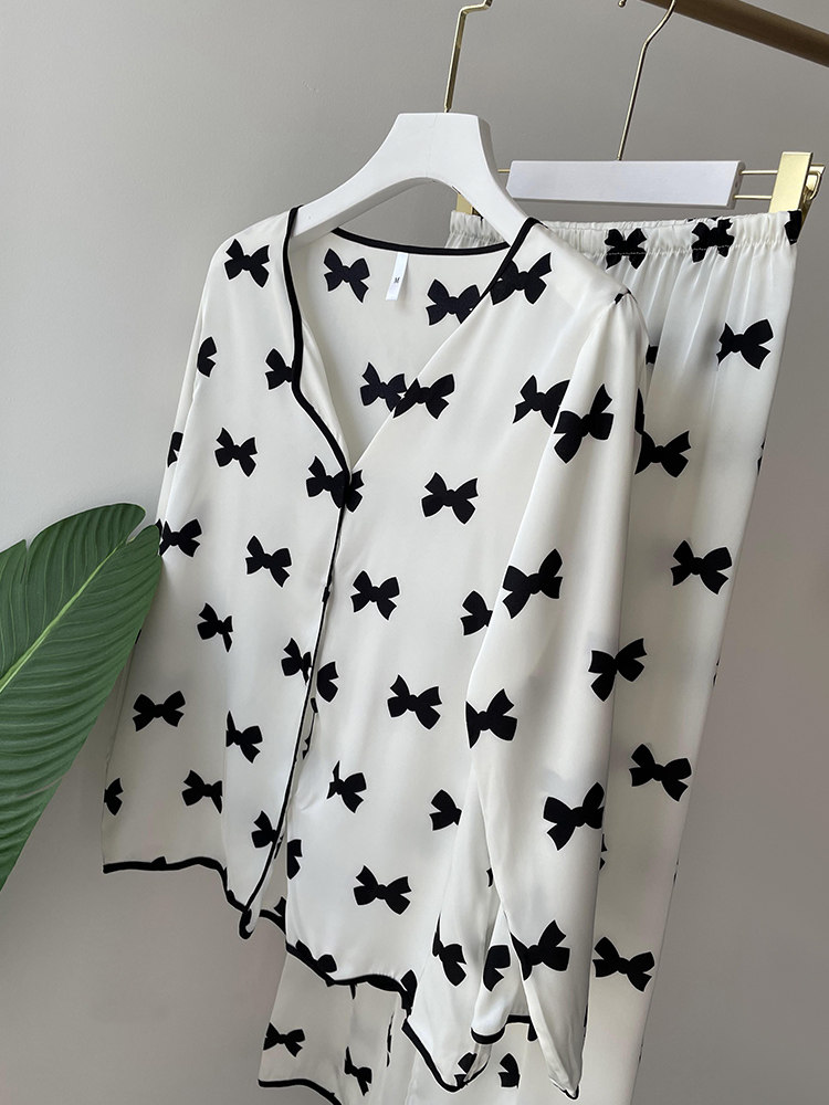 2022 spring and summer new Korean version of the Han version Lean Sexy Pyjamas and Girl Shot The Thin Section Ice Silk Silk Home Clothing