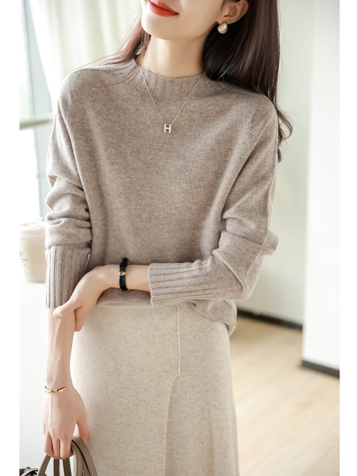 Pure color matching skirt knitted wool sweater ladies 2022 spring and autumn new Korean style fashion thickened bottoming sweater