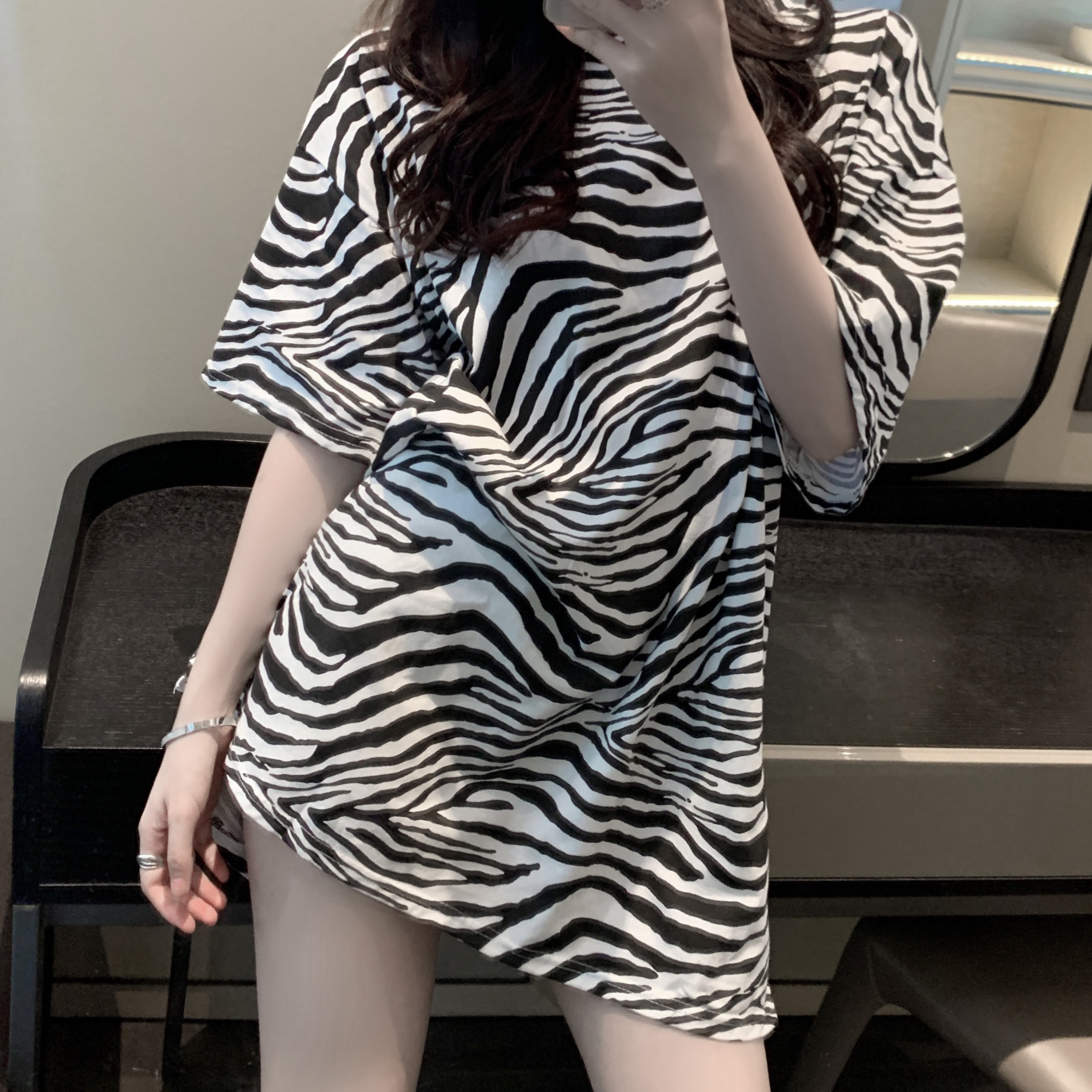 Retro port Taste Zebra with short sleeves T-shirt women 2022 Summer new loose Korean version 100 hitch blouses